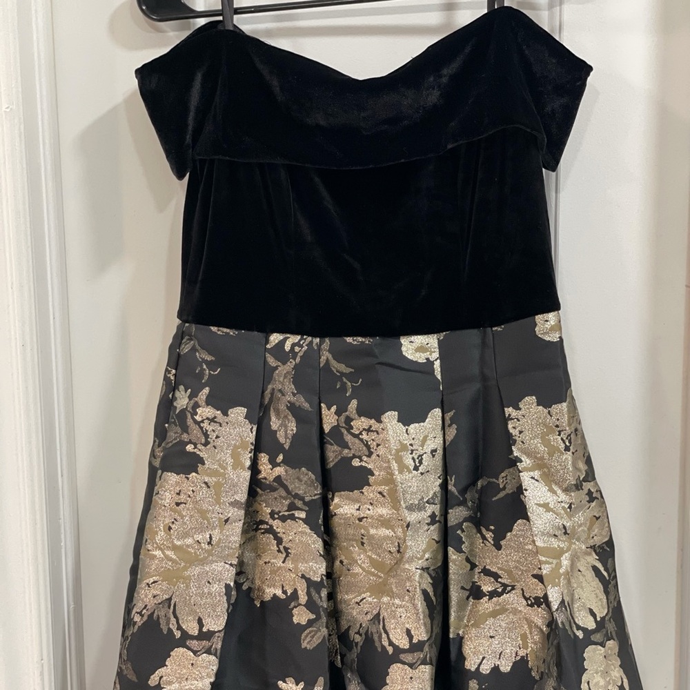Eliza J evening dress size 8 in black, never worn without tag, no defects.